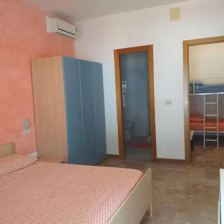 Quadruple In - Sea View 3*