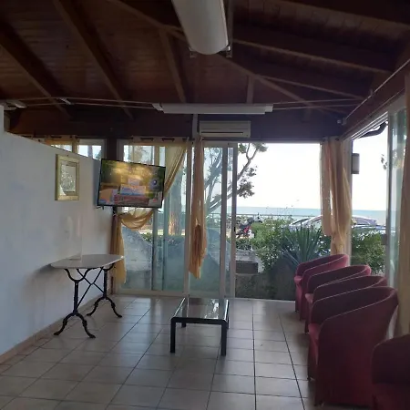 In Bb - Quadruple In - Sea View Pineto