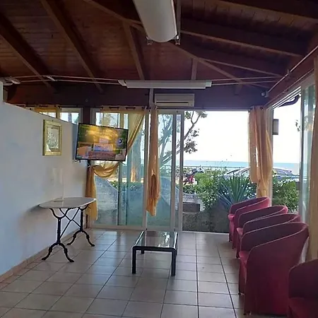 Quadruple In - Sea View
